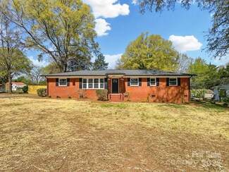 4331 Hamilton Cir, Charlotte, NC 28216