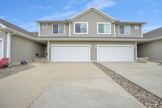 4825 Algonquin Dr Unit 2, Cedar Falls, IA 50613