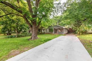 304 S 4th St, Noble, OK 73068
