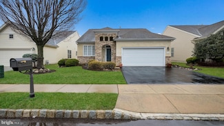 913 Harrison Ln, Warwick, PA 18974