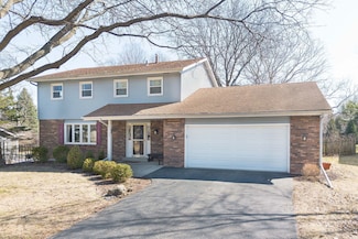 2727 Soland Dr, Rockford, IL 61114