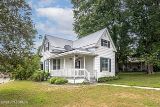 407 W Fifth St, Meta, MO 65058