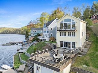 27 Bankside Trail, Sandy Hook, CT 06482