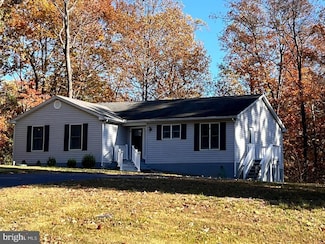 103 Hidden Lake Dr, Montross, VA 22520
