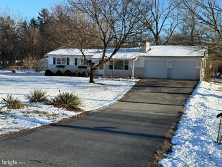 1408 Viewmore Dr, Carlisle, PA 17015