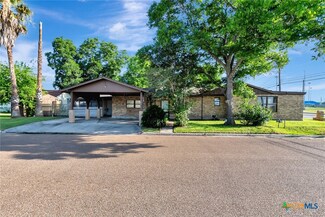 116 N Ben Wilson St, Victoria, TX 77901
