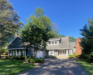 19 Gatehouse Rd, Bedminster, NJ 07921