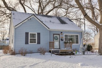 5036 Allison Ave, Des Moines, IA 50310