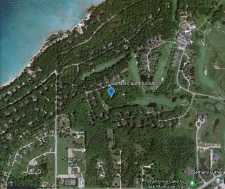 12400 Country Club Ct, Charlevoix, MI 49720