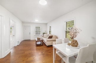 3121 Mahaska Ave, Des Moines, IA 50317