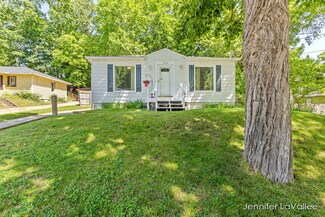 1819 Haines St NW, Grand Rapids, MI 49504