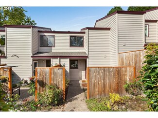 10631 SW Canterbury Ln, Portland, OR 97224