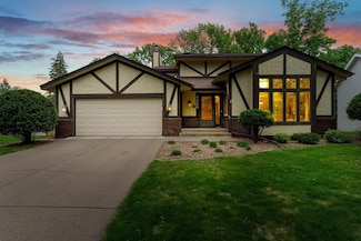 4420 Shoreview Rd, Robbinsdale, MN 55422