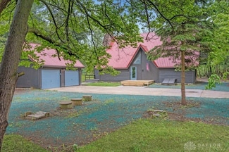 5565 Short Rd, New Carlisle, OH 45344