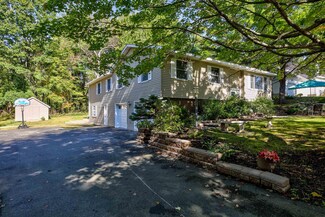 1709 Julianne Dr, Castleton On Hudson, NY 12033