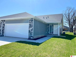 717 Quiver Ln, Lincoln, NE 68512