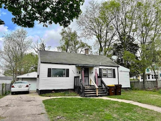 2015 Chestnut St, Rockford, IL 61102