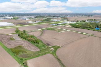 1687 Luxair Ln, Marion, IA 52302