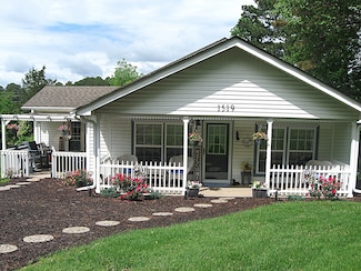 1519 Bible Hill Rd, Parsons, TN 38363