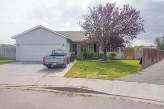 8716 Kingsbury Dr, Pasco, WA 99301