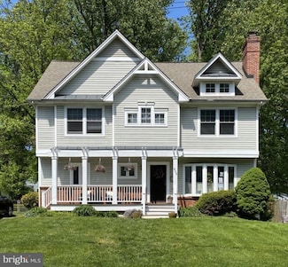 809 Plum St SW, Vienna, VA 22180
