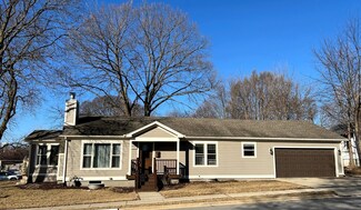 9 N Grove St, Carpentersville, IL 60110