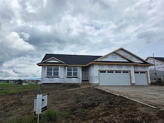 3329 Center Ct, Cedar Rapids, IA 52411