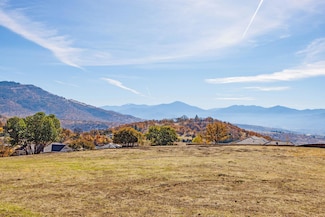 5637 Springview Ct, Medford, OR 97504