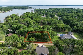 114 Lark Dr, Enchanted Oaks, TX 75156