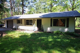 101 Cascade Dr, Cave Junction, OR 97523