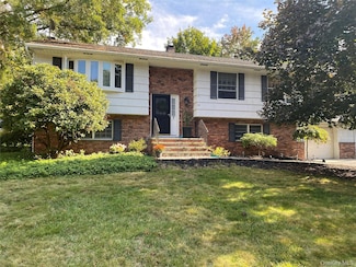 52 Woodland Rd, Highland Mills, NY 10930