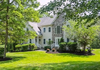 20 October Dr, Franklin, MA 02038