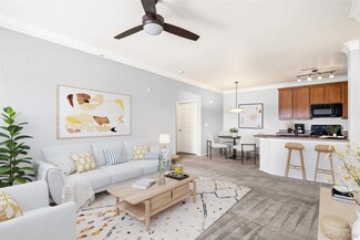 2662 S Cathay Way Unit 302, Aurora, CO 80013