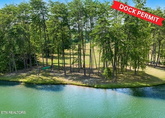 946 Bay Creek Dr, Vonore, TN 37885