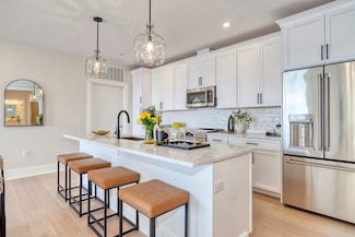 62 Foundry St Unit 208, Wakefield, MA 01880