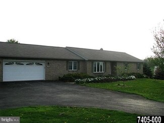 8912 Yellow Church Rd, Seven Valleys, PA 17360