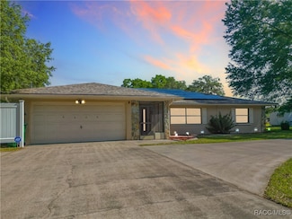 5885 E Arbor St, Inverness, FL 34452