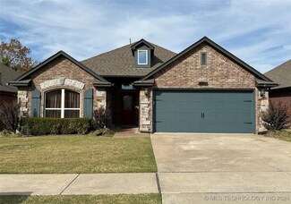 10741 Masters Cir, Jenks, OK 74037