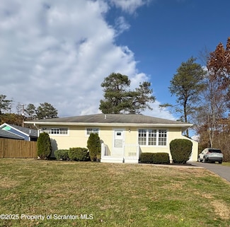 812 Old Winola Rd, Clarks Summit, PA 18411