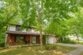 1147 Garfield Ave, Libertyville, IL 60048