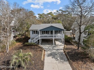 104 SE 13th St, Oak Island, NC 28465