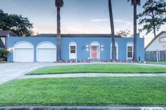 230 White Cedar St, Houston, TX 77015