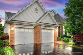 6 Beth Page Dr, Monroe Township, NJ 08831