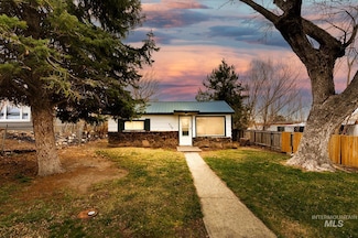 320 North Ave E, Hagerman, ID 83332
