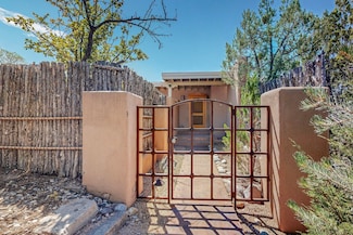 302 Los Arboles Dr, Santa Fe, NM 87501
