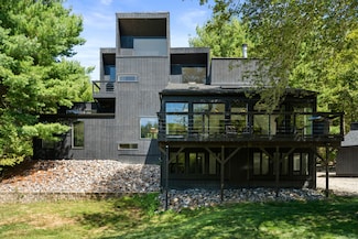 564 Hubbard Rd, Danielson, CT 06239