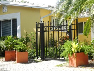 1750 NE 43rd St, Oakland Park, FL 33334