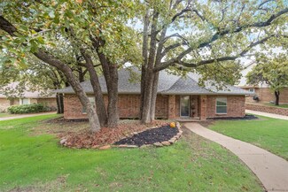 9 Heritage Ct, Roanoke, TX 76262