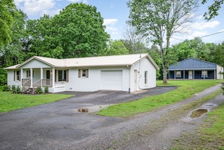 868 J D Todd Rd, Murfreesboro, TN 37129