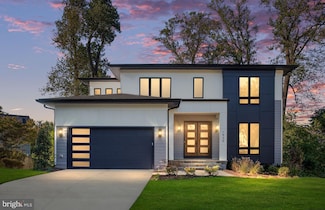 1930 Fisher Ct, Falls Church, VA 22043